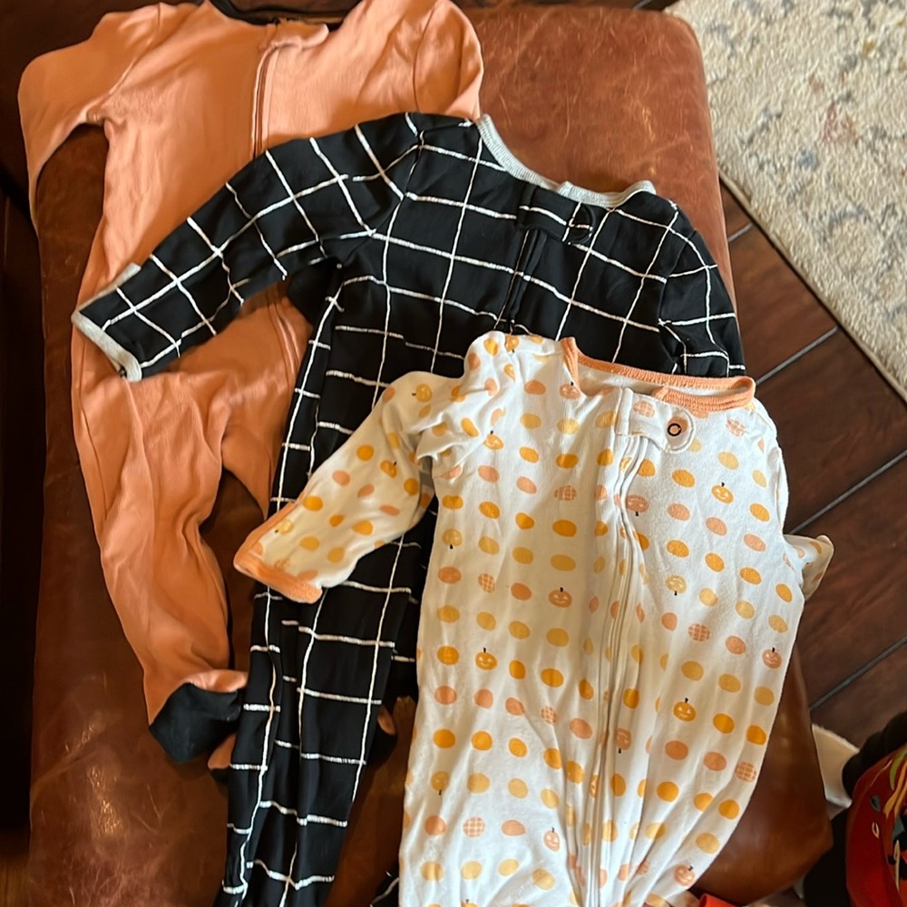 Jack-o-lantern themed footie pajamas 6-9 months